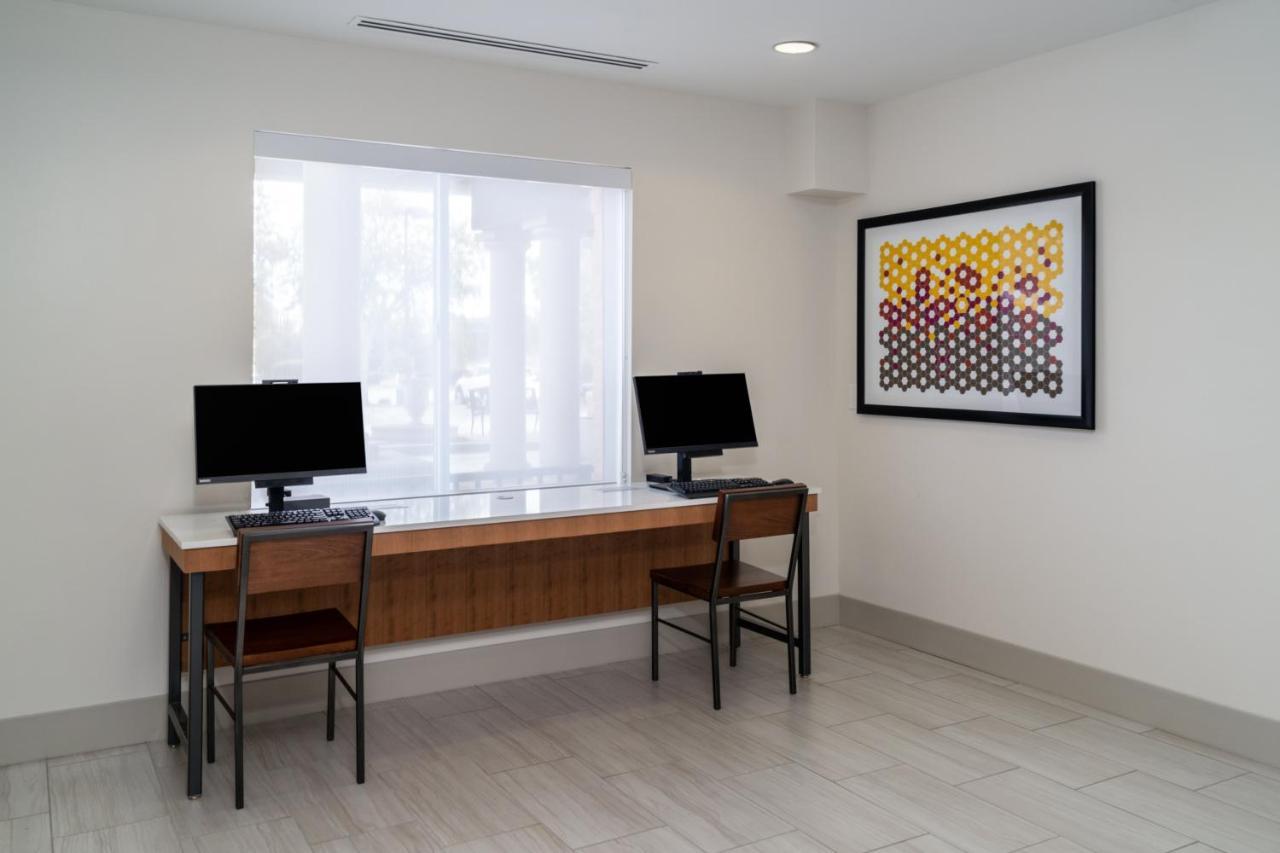 Holiday Inn Express Hotel & Suites Bluffton At Hilton Head Area By Ihg Exterior photo