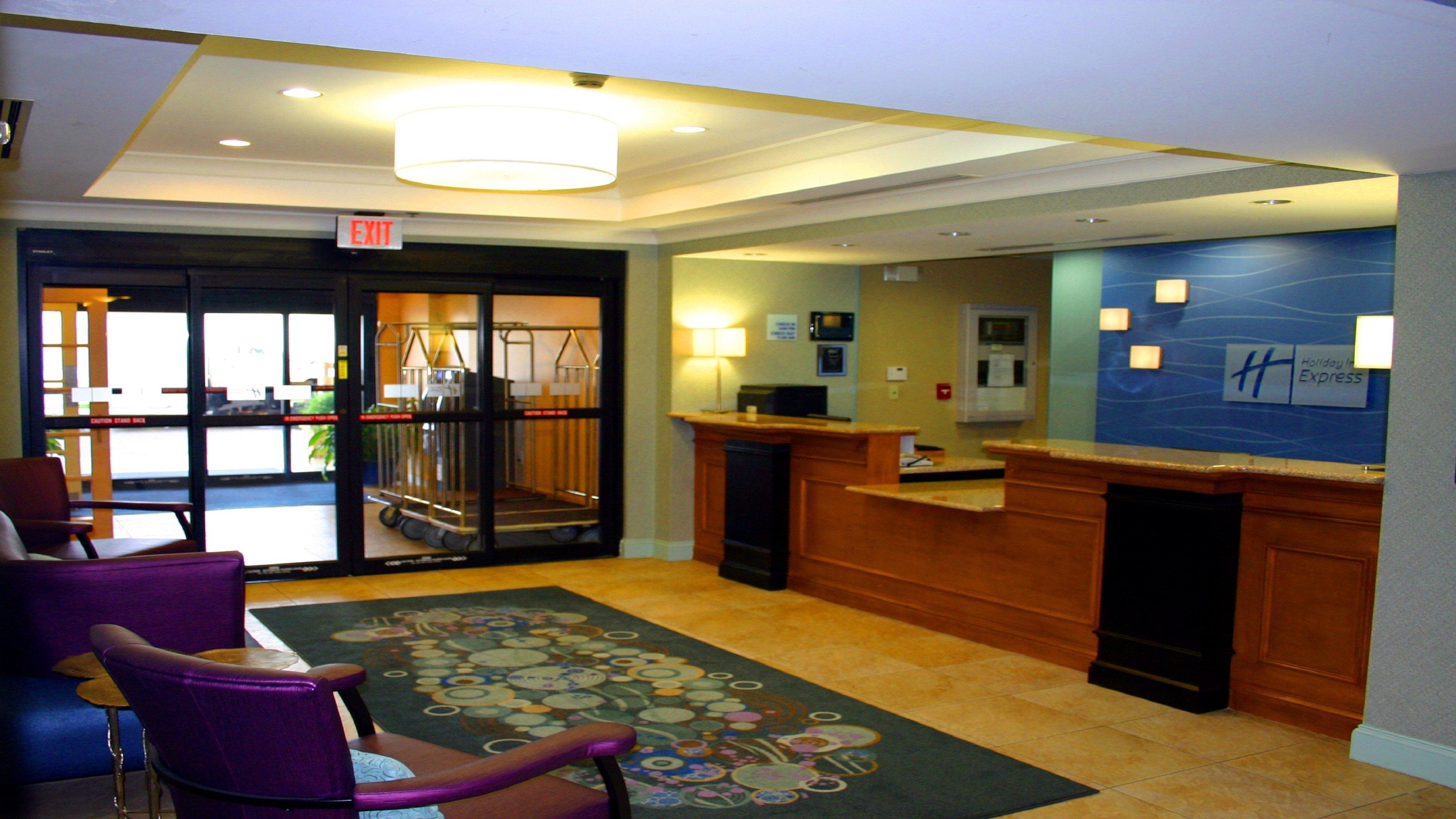 Holiday Inn Express Hotel & Suites Bluffton At Hilton Head Area By Ihg Exterior photo