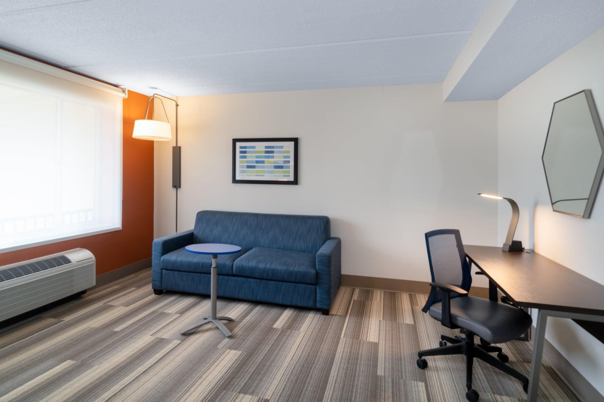 Holiday Inn Express Hotel & Suites Bluffton At Hilton Head Area By Ihg Exterior photo